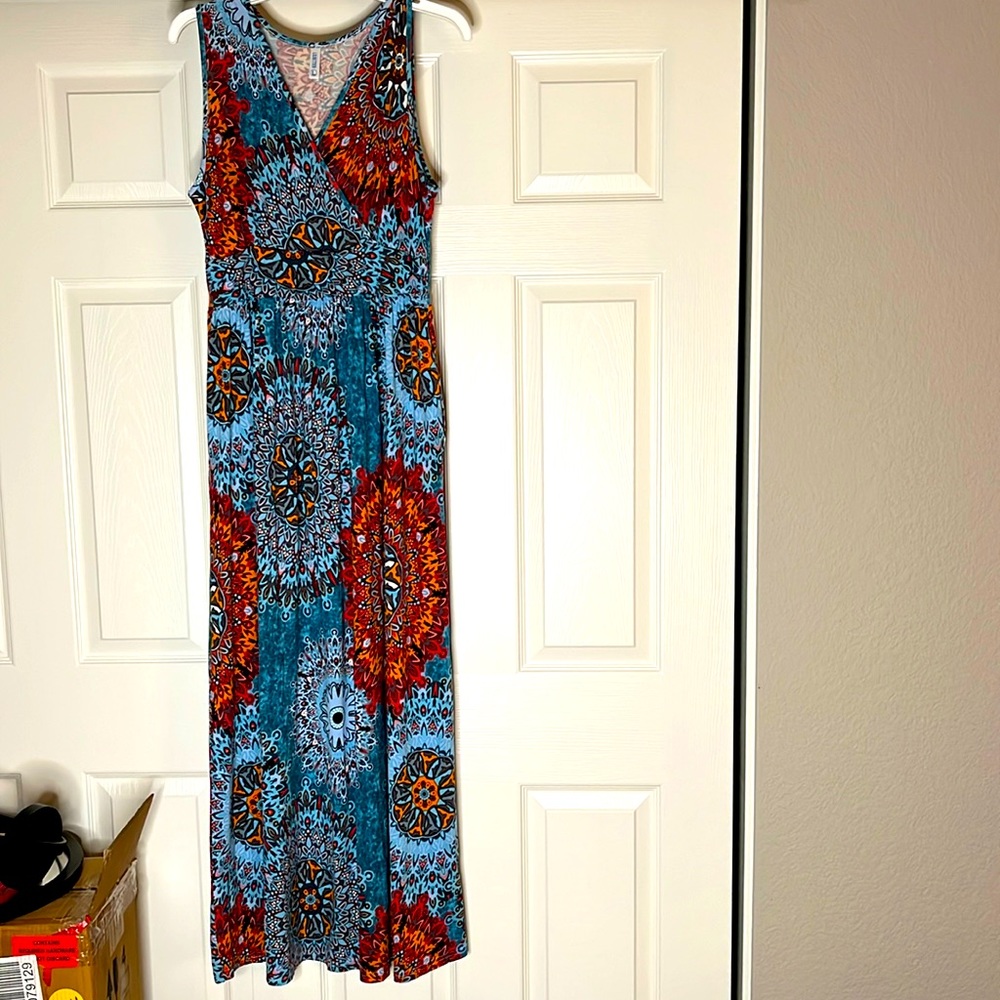 Cute, comfy maxi dress, size L.